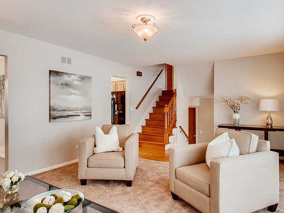 4th image of 1903 E Robinhood Ln