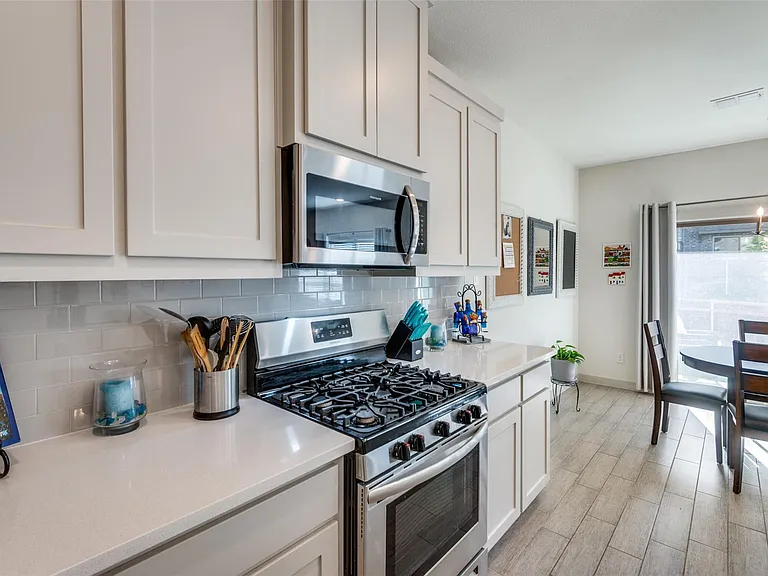 2728 Splendor Dr — Photo 4