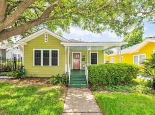 1026 W Temple St, Houston, TX 77009