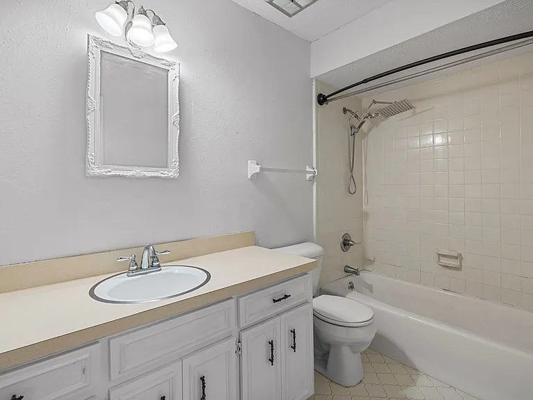 1414 Foxcroft Loop — Photo 7