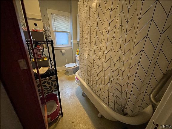 3rd image of 1405 Bellevue Ave