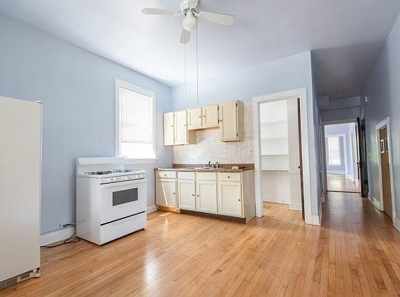 5th image of 3943 N Lawndale Ave #2