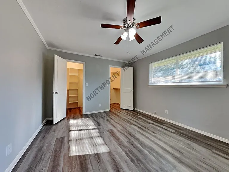 2724 Russwood Ln — Photo 13