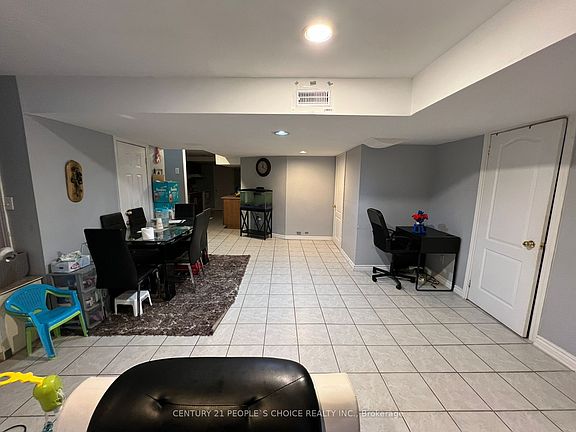 5th image of 57 Fallstar Cres