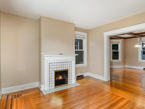 3rd image of 3743 Andrew Ave