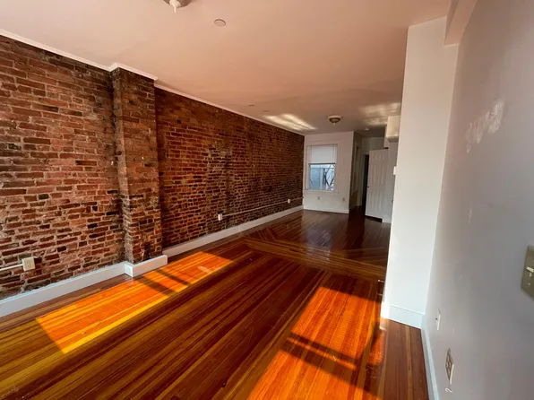 45 Joy St APT 3, Boston, MA 02114