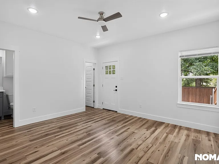 4408 Goddard Rd — Photo 5