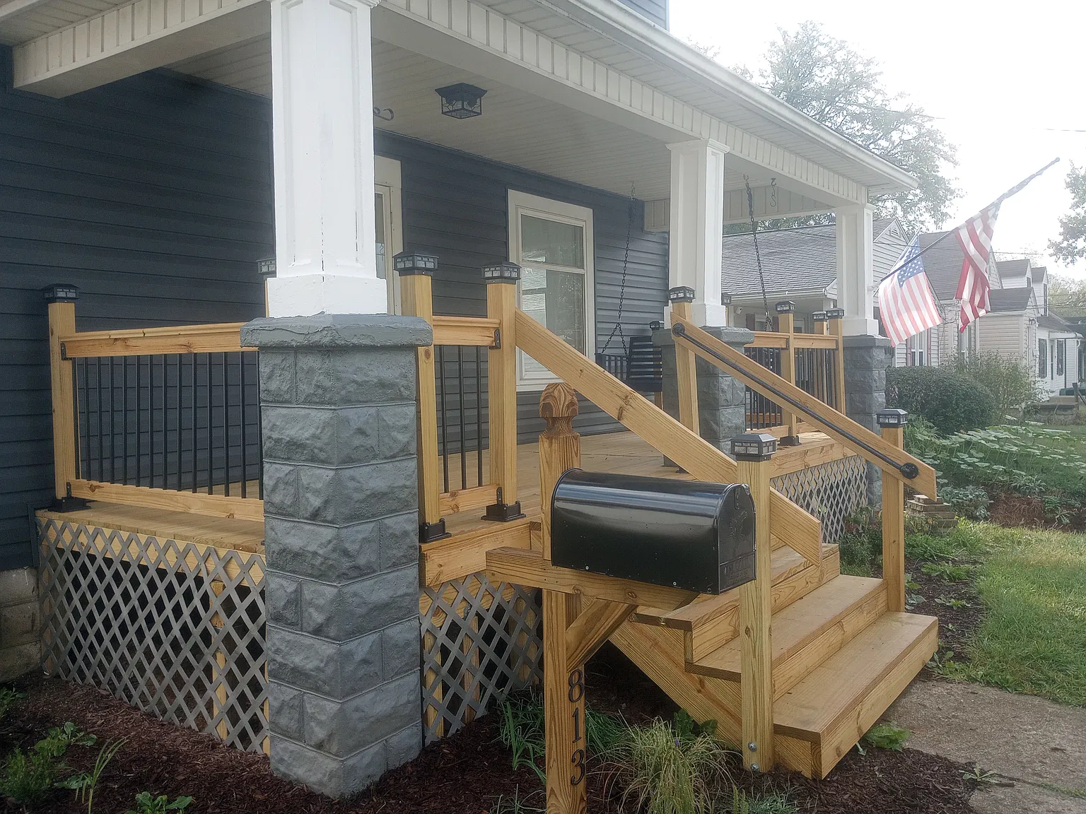 813 McKinley St — Photo 2