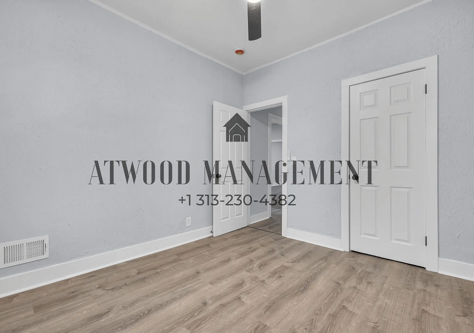 This beautifully updated 3-bedroom, 1-bath single-family home is ready for move-in! — Photo 2