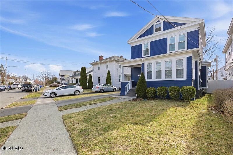 2nd image of 16 Oakwood Street