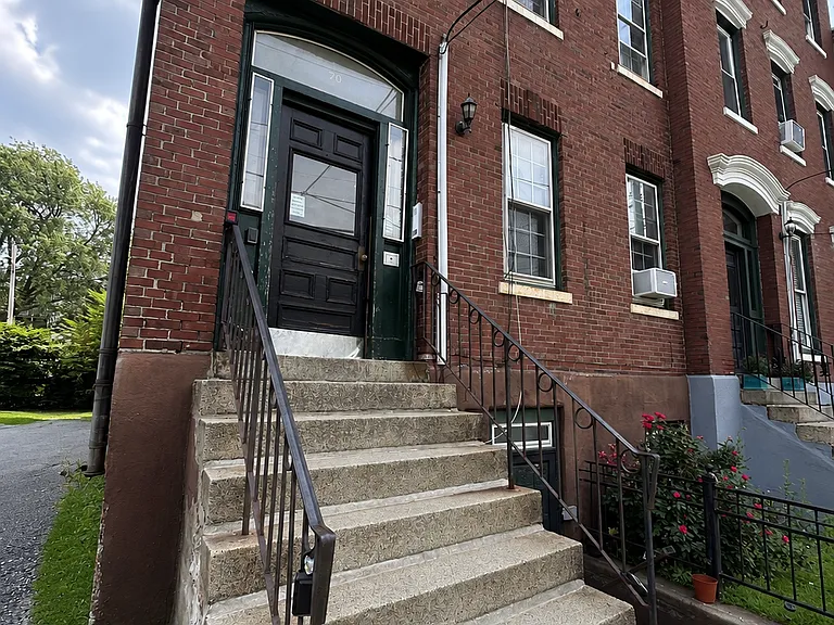 79 Pearl St #2 — Photo 6