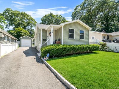 86 Eastview Road, Lake Ronkonkoma, NY, 11779