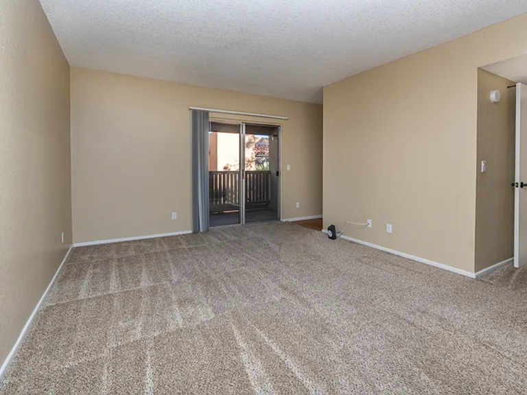 Broadway Proper Apartment ** One Month Free**W/D Included — Photo 64