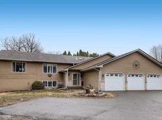28895 Olinda Trl, Lindstrom, MN 55045