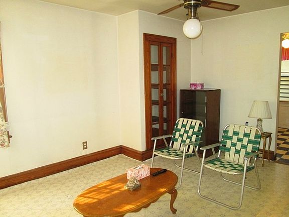 4th image of 1106 Broadway Ave