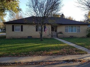 1024 E 12th St, York, NE 68467