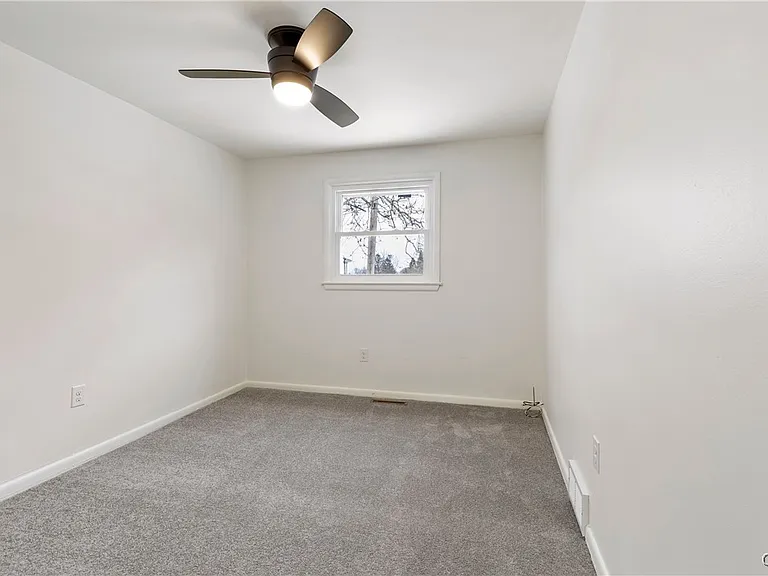 25 McPherson St — Photo 14