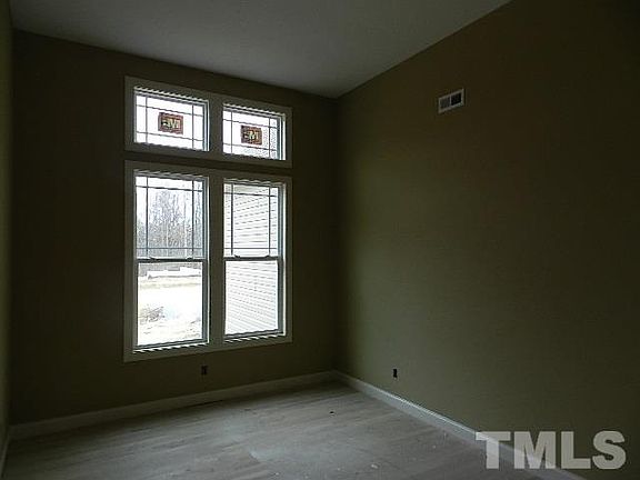 3rd image of 127 Breadnut Dr
