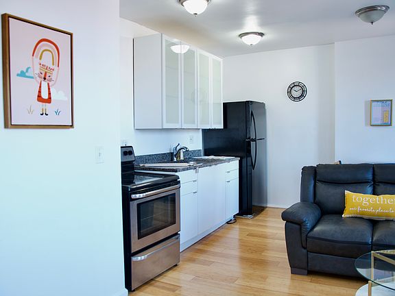 5th image of 137 Washington St #503