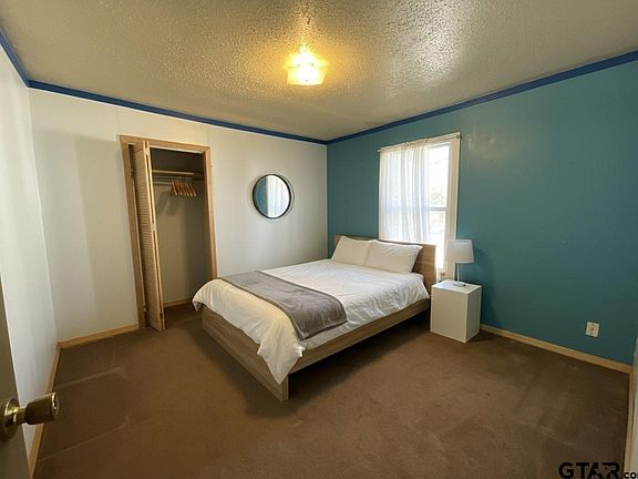 4th image of 2846 Gillespie St