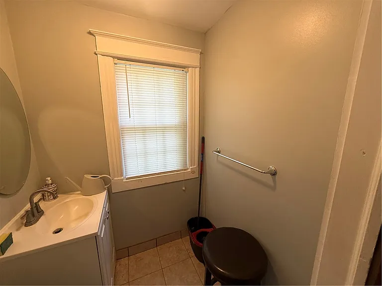 60 Kingston St — Photo 5