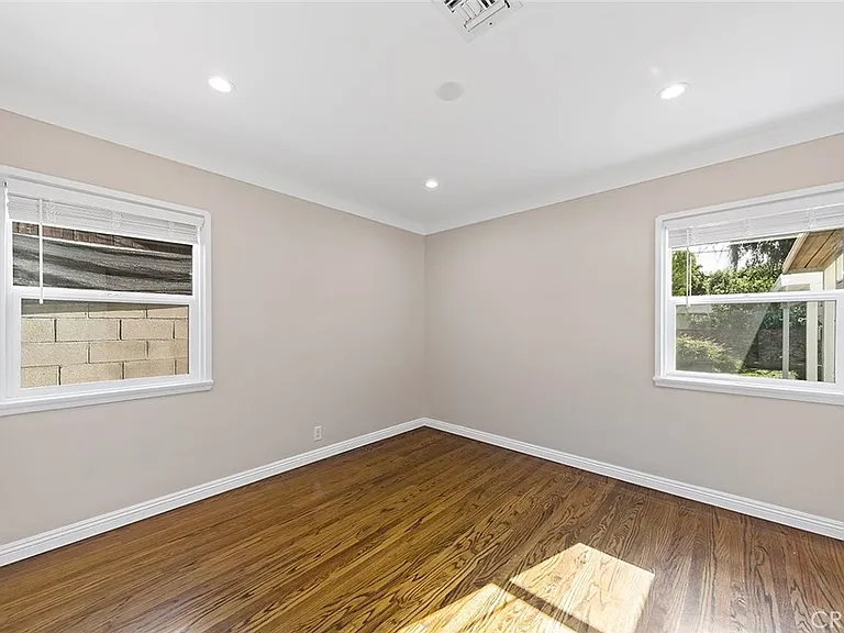 348 W Spazier Ave — Photo 11