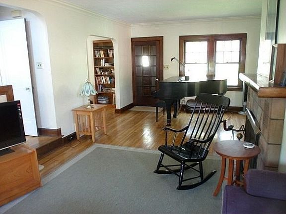 3rd image of 155 Sunnycliff Dr