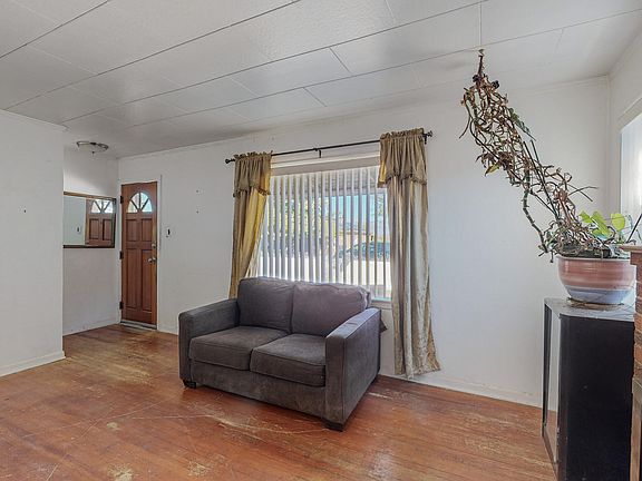 5th image of 409 Dolores Dr NW