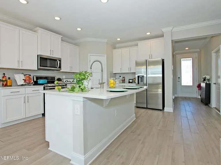 242 Silverleaf Village Dr — Photo 5