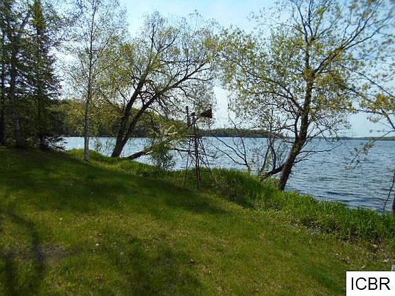 5th image of 16 Hollywood Dr