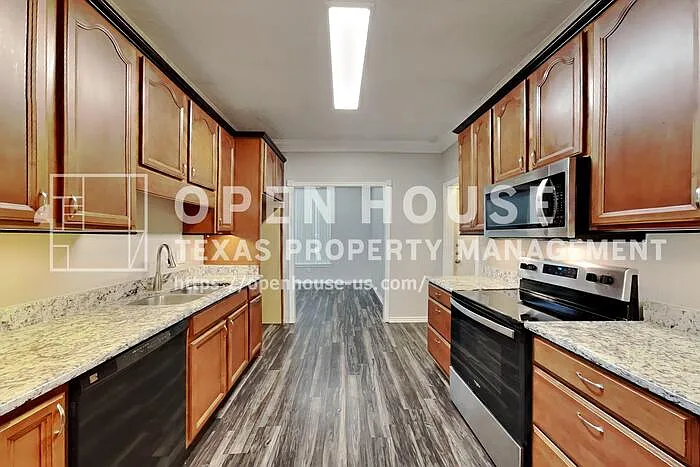 10101 Stoneleigh Dr — Photo 8