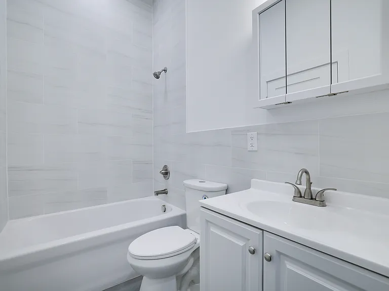 127 Evergreen Ln #3 — Photo 8
