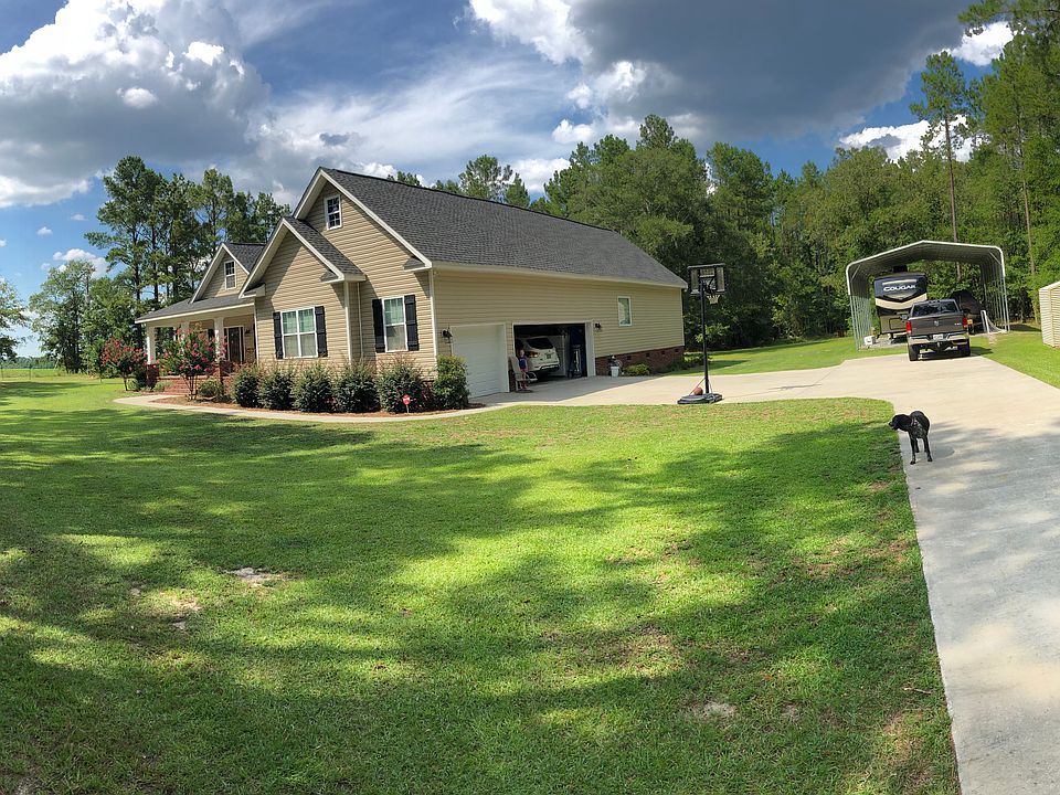 Home sits on 2.5 acres