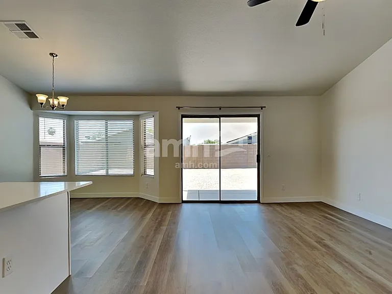 7599 W Vermont Ave — Photo 6