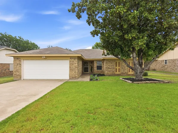 5536 Meadow Oak St, Fort Worth, TX 76180