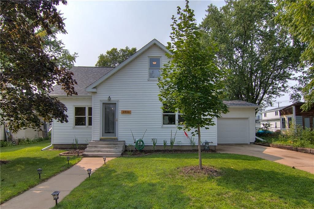 2846 6th Street, Eau Claire, WI 54703 Zillow