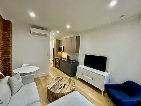 2nd image of 153 Ludlow St #15A