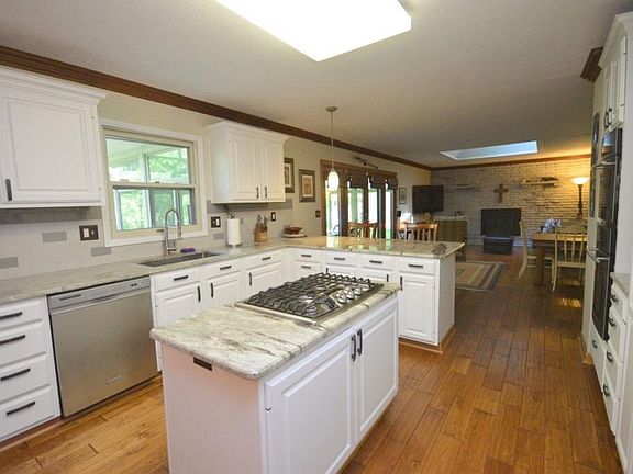 4th image of 51139 Winding Waters Ln #L