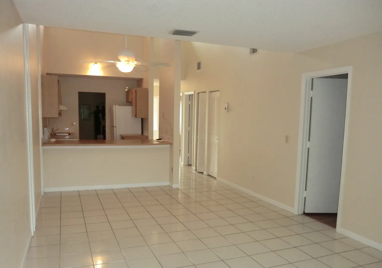 2 Bedroom Villa with great Canal view. — Photo 2