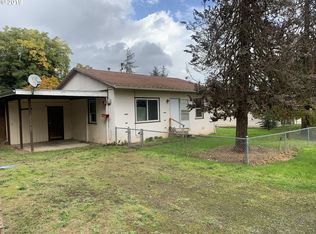 803 NE Thomas St, Myrtle Creek, OR 97457