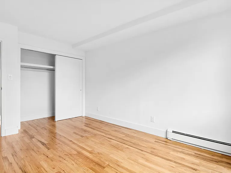 180 Huron St #4 — Photo 6