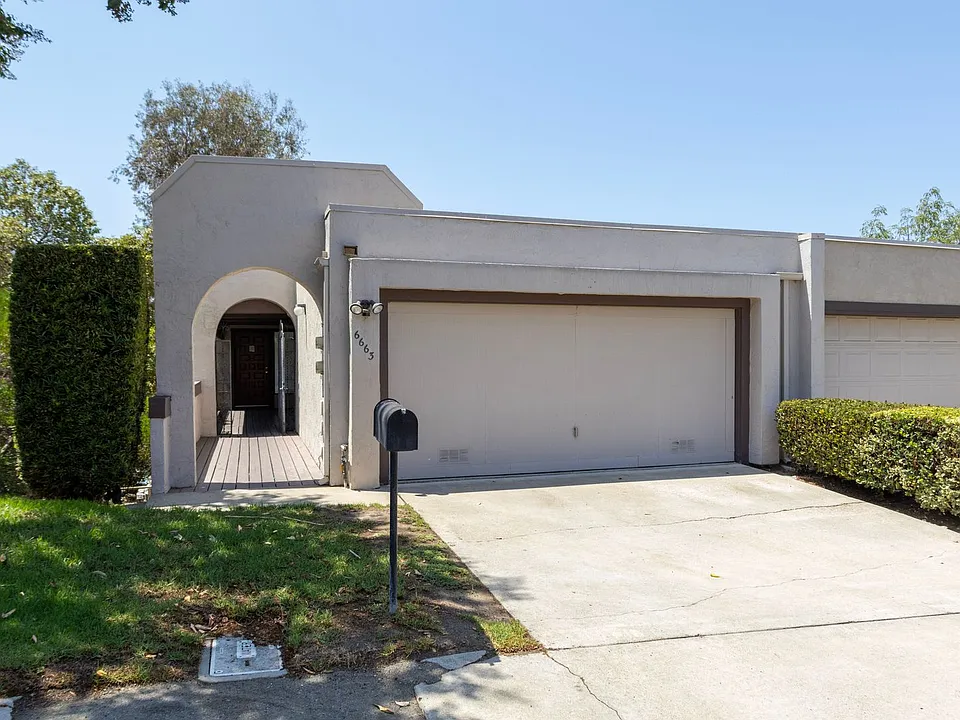 6663 Reservoir Ln
