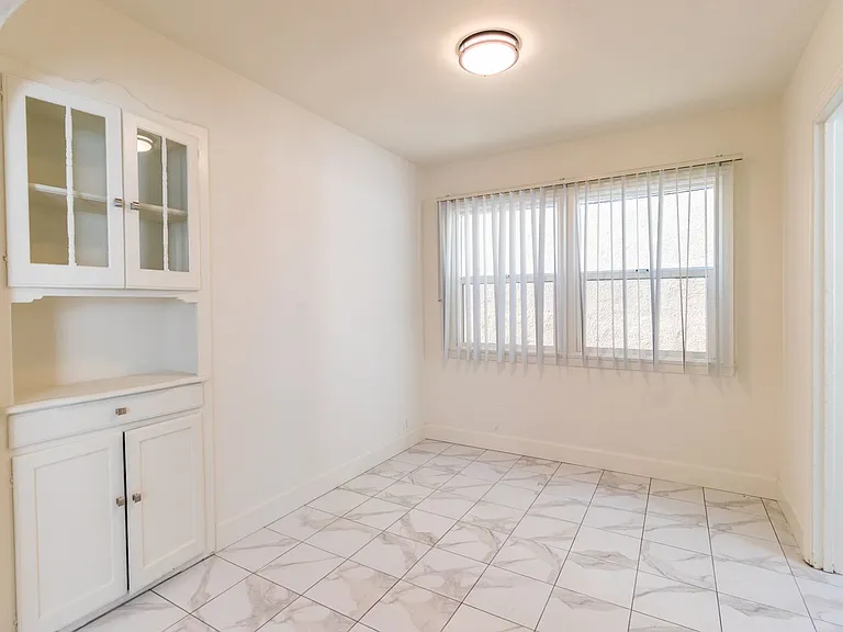 6341 Templeton St — Photo 6