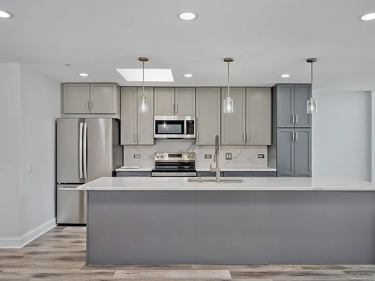 1800 Dewes St #305 — Photo 9