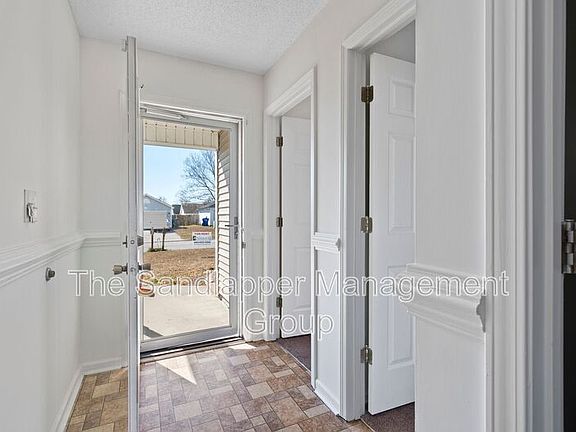 2nd image of 5037 Westview St