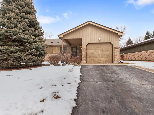 1632 Poplar Ln, Woodstock, IL 60098