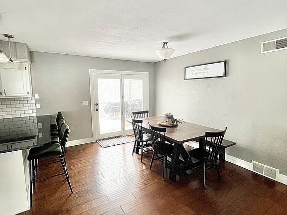 5th image of 15551 Briarwood Dr