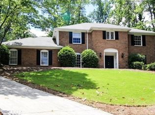 300 Amherst Ct, Sandy Springs, GA 30328