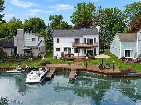 2nd image of 1839 Rustic Ln