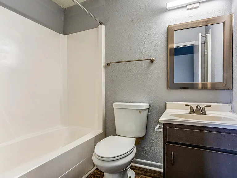SoHo Apartment Homes — Photo 32